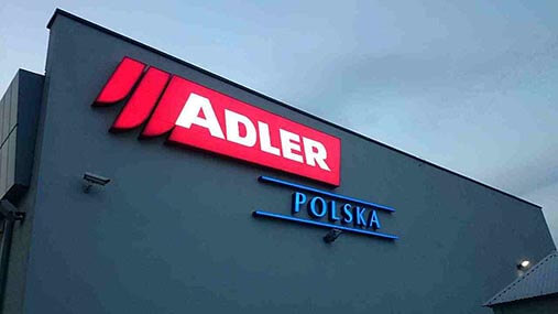 Adler Polska szyld na budynku